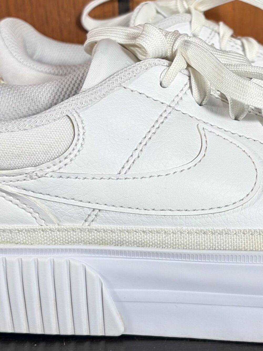 Nike Court Legacy Lift Womens Platform Sneakers Triple White Sz 6.5 - EUC